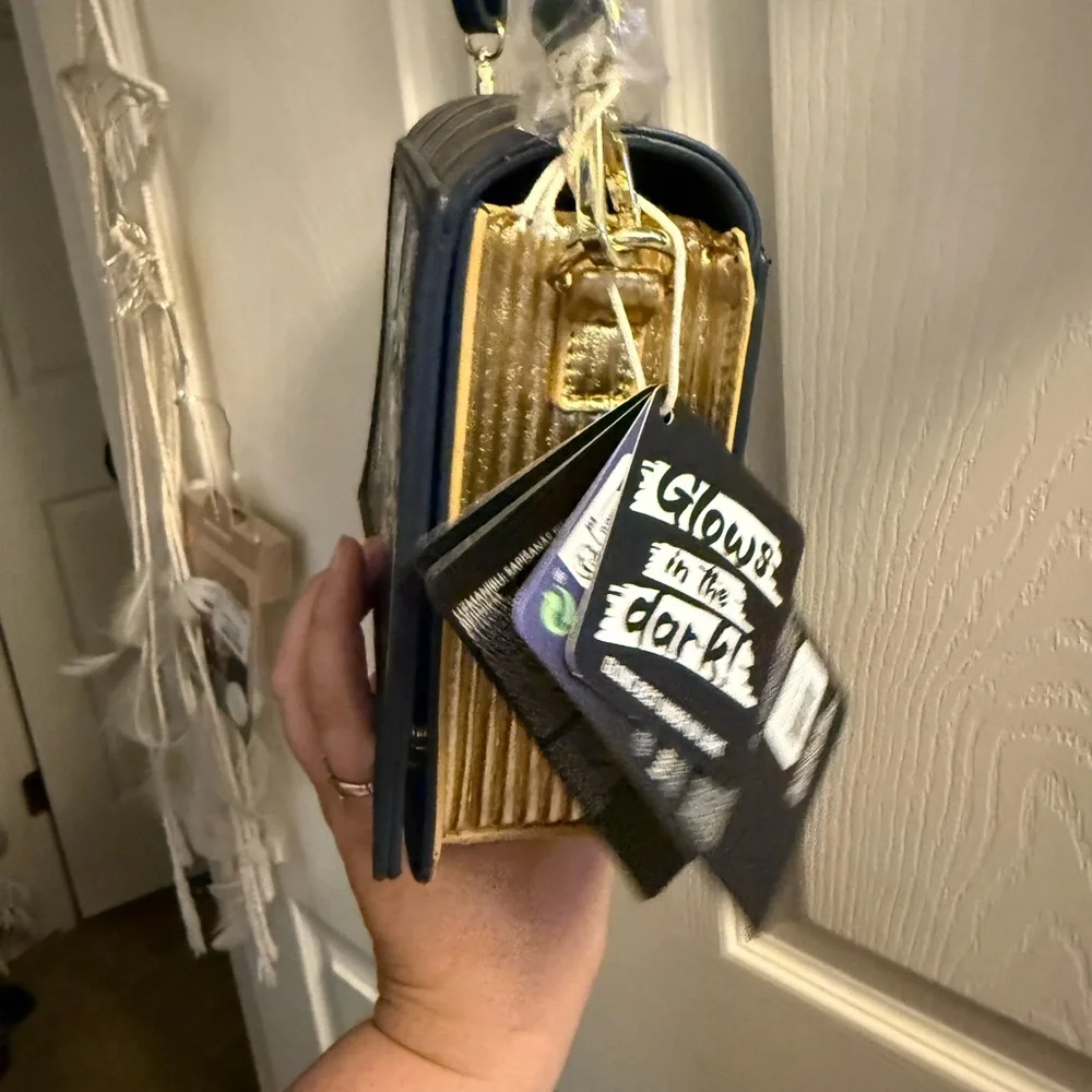 Disney Loungefly Hocus Pocus Book Purse - Picture 7 of 8